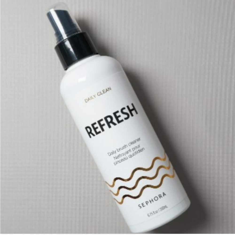 New. Sephora Refresh Daily Brush Spray Cleaner. Full size.